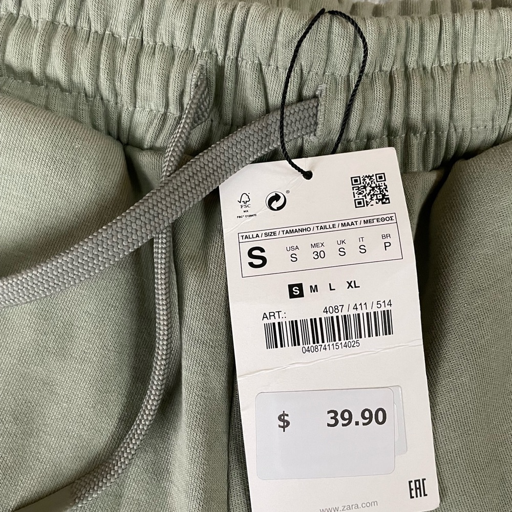 Zara green high waisted sweat shorts - Picture 2 of 5